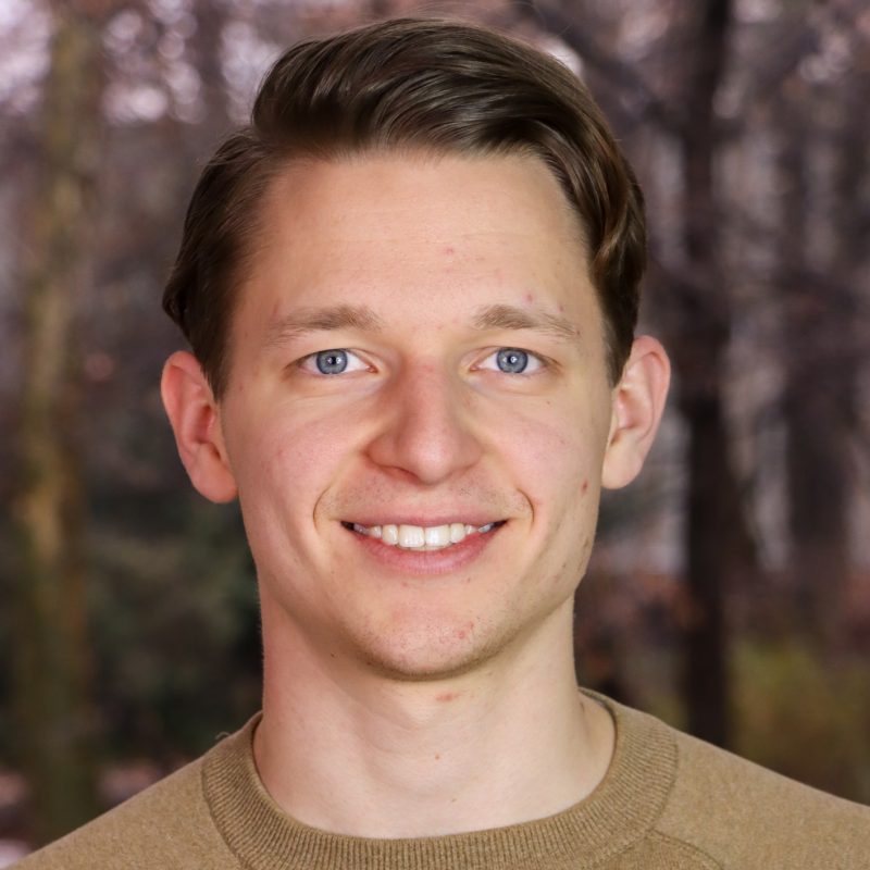 Igazgatás 46 Szauer András